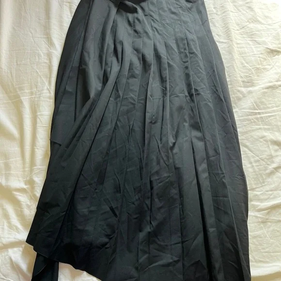 Zara Elegant Black Asymmetrical Skirt